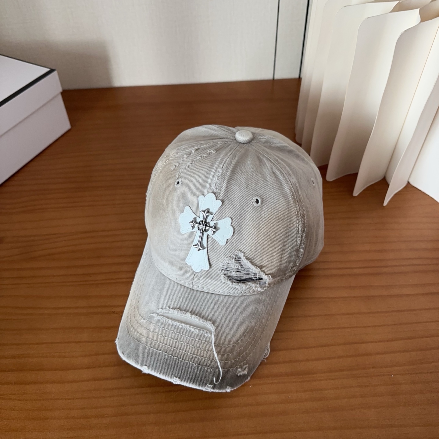 Chrome Hearts 克罗心💓早春韩版时尚复古做旧破洞帽子磨损设计百搭棒球帽鸭舌帽