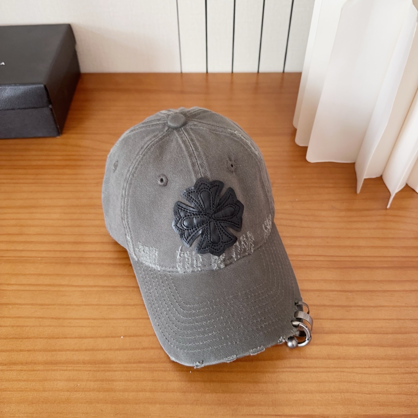 Chrome Hearts 克罗心💓早春韩版时尚复古做旧破洞帽子磨损设计百搭棒球帽鸭舌帽