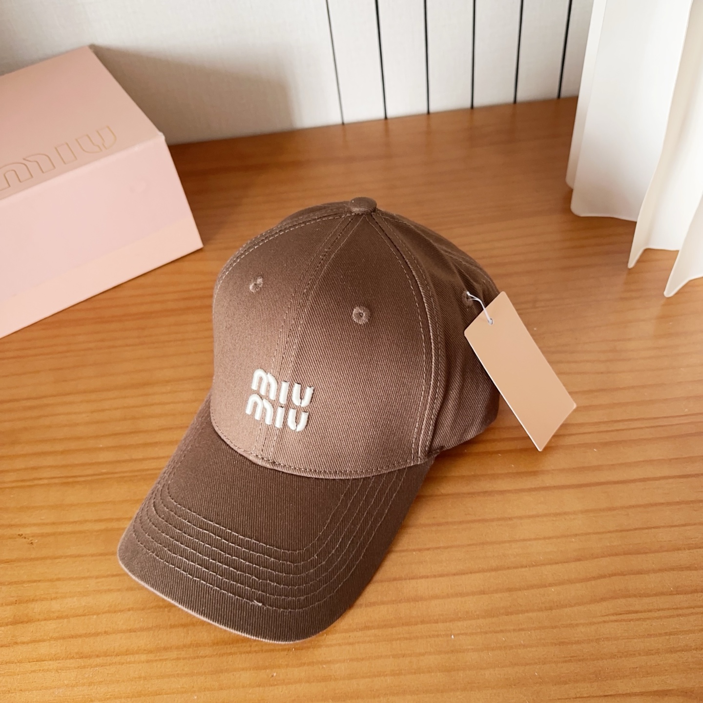 Miumiu缪缪 新款订单款刺绣棒球帽🧢大牌款超好搭配，赶紧入手！