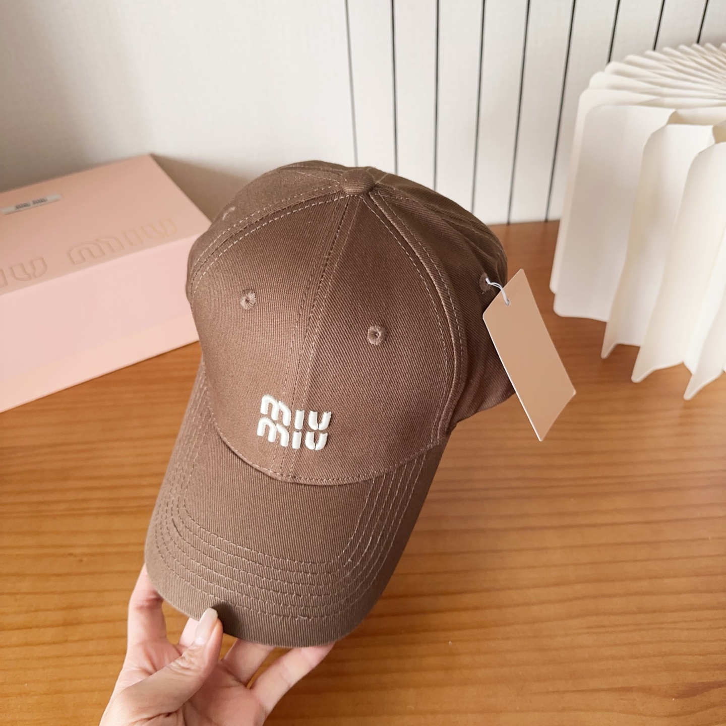 Miumiu缪缪 新款订单款刺绣棒球帽🧢大牌款超好搭配，赶紧入手！