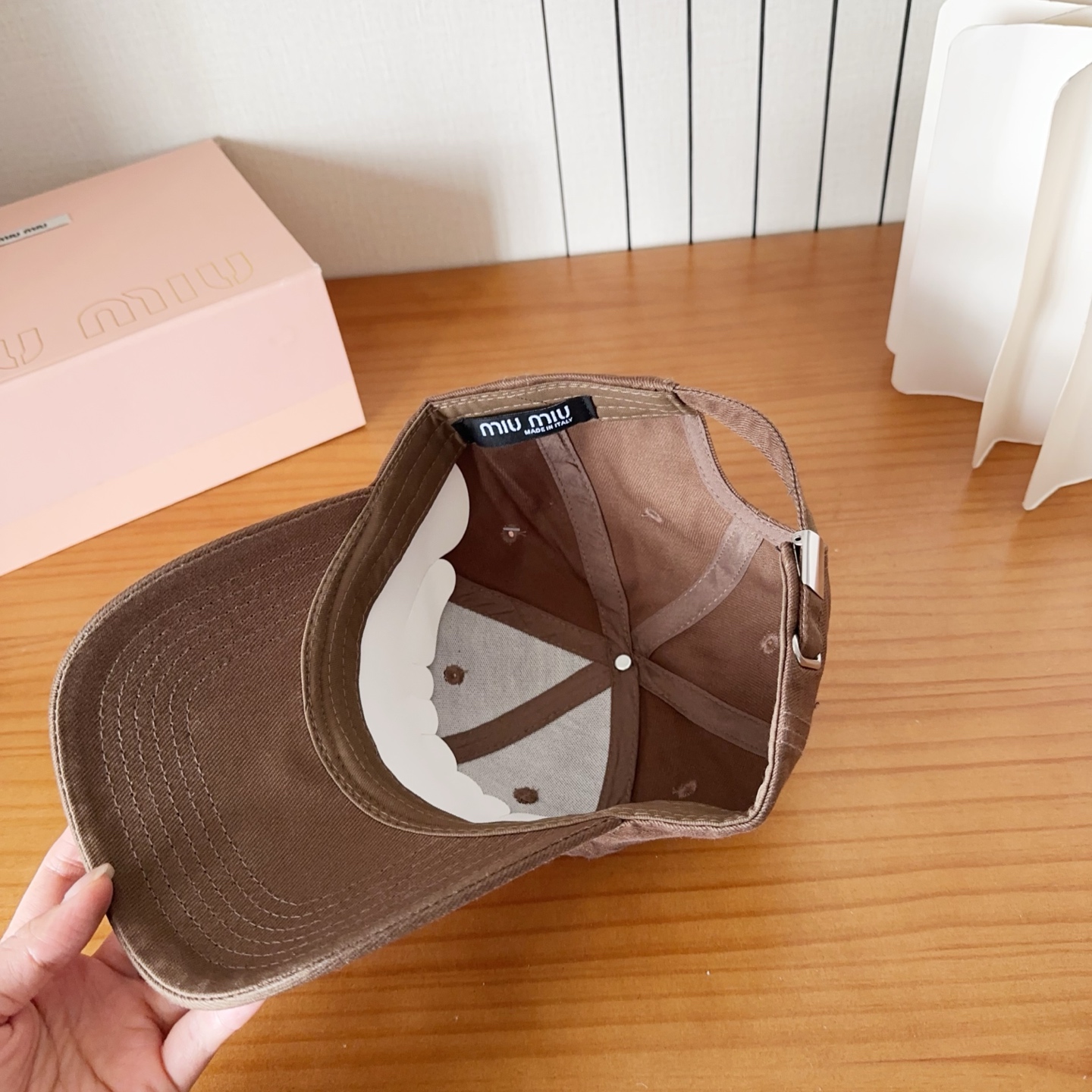 Miumiu缪缪 新款订单款刺绣棒球帽🧢大牌款超好搭配，赶紧入手！