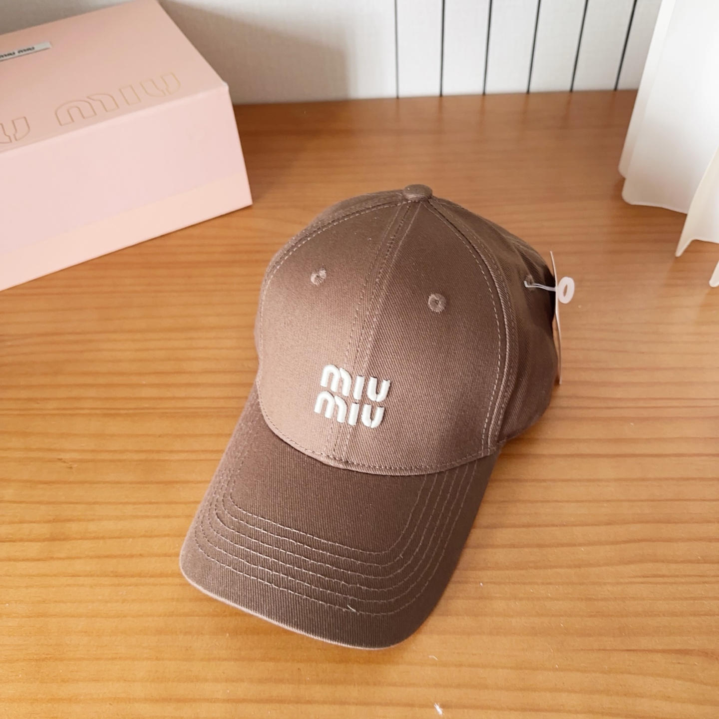 Miumiu缪缪 新款订单款刺绣棒球帽🧢大牌款超好搭配，赶紧入手！