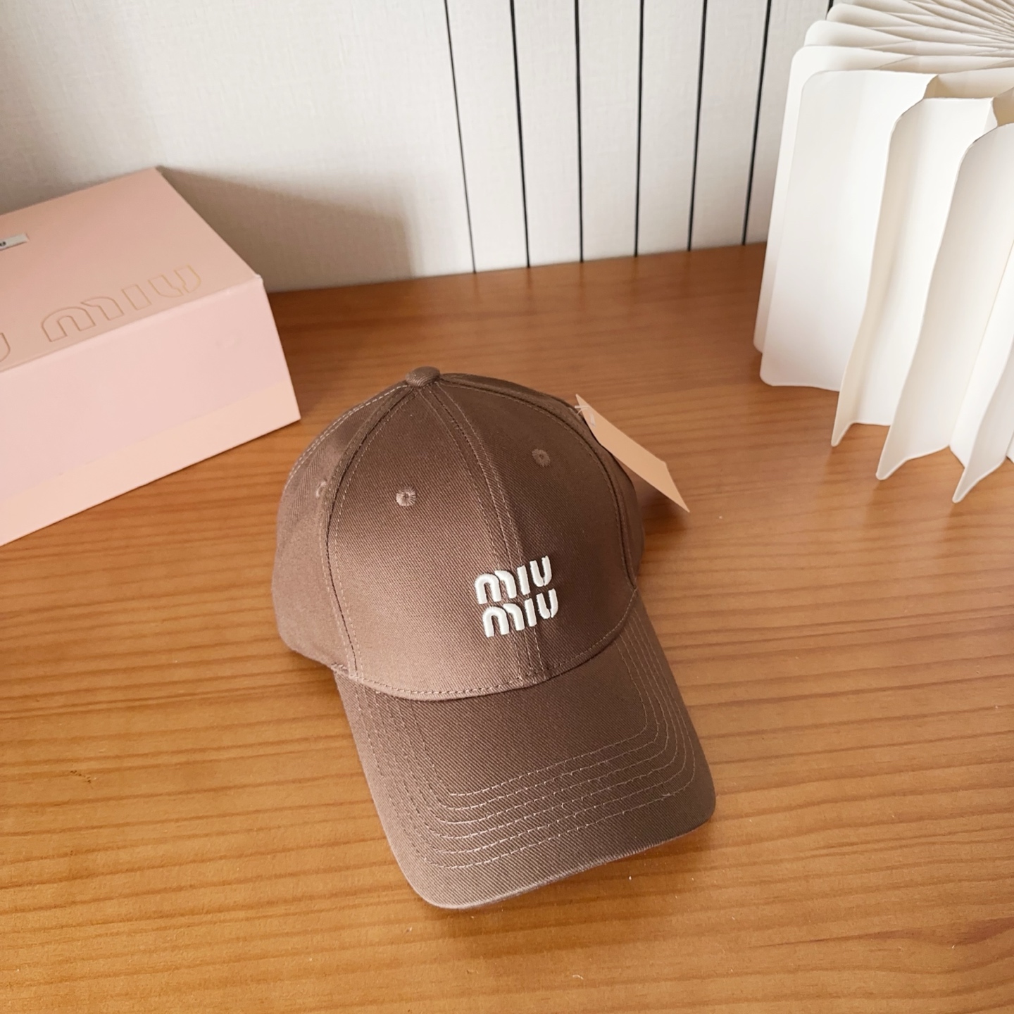 Miumiu缪缪 新款订单款刺绣棒球帽🧢大牌款超好搭配，赶紧入手！
