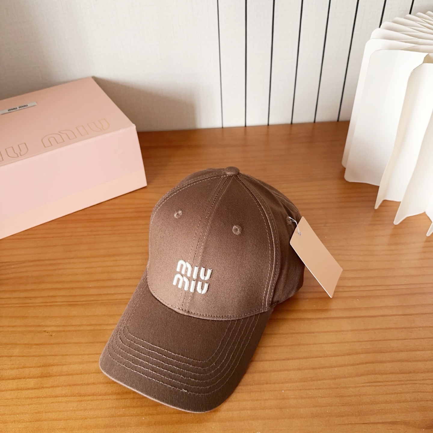 Miumiu缪缪 新款订单款刺绣棒球帽🧢大牌款超好搭配，赶紧入手！