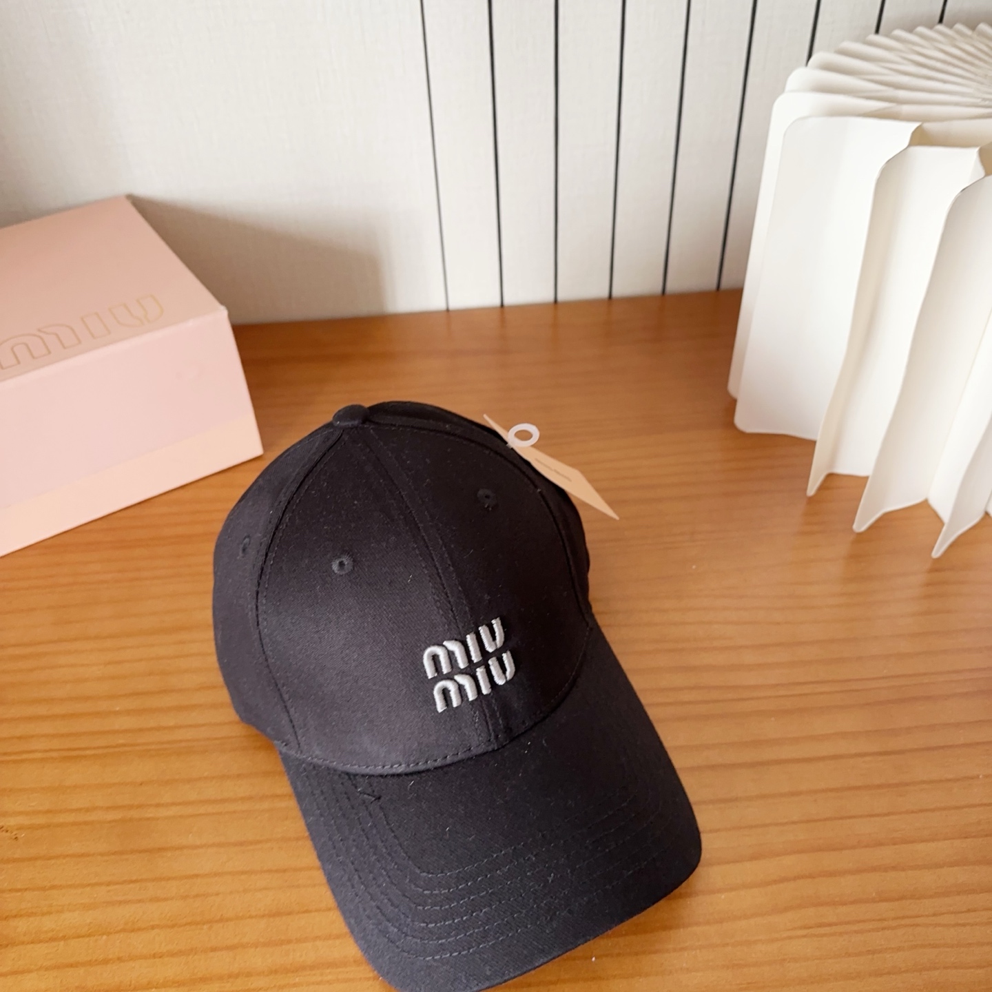 Miumiu缪缪 新款订单款刺绣棒球帽🧢大牌款超好搭配，赶紧入手！