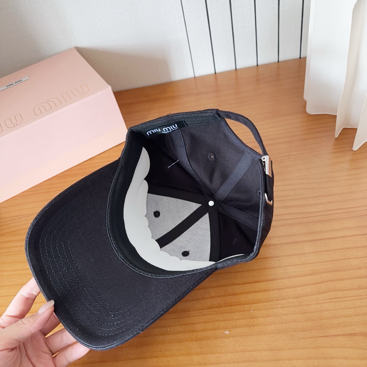 Miumiu缪缪 新款订单款刺绣棒球帽🧢大牌款超好搭配，赶紧入手！