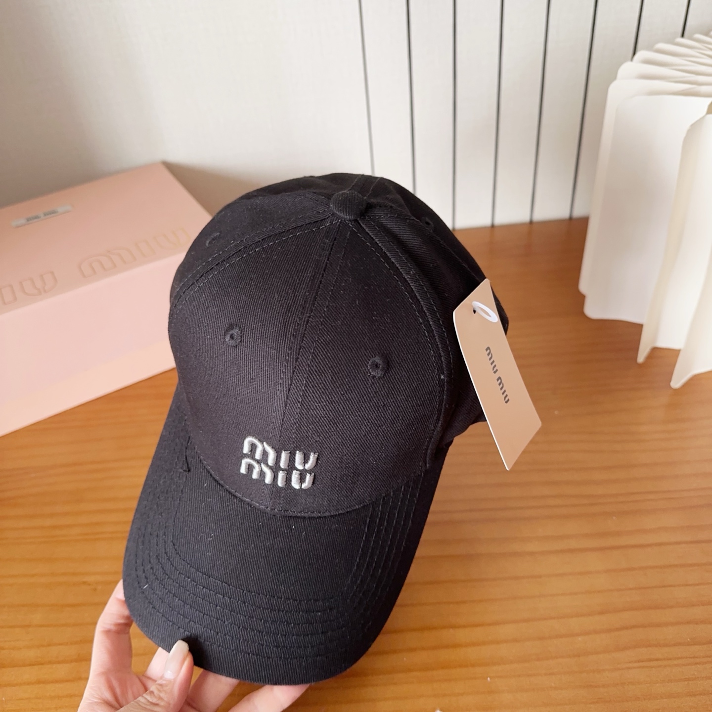 Miumiu缪缪 新款订单款刺绣棒球帽🧢大牌款超好搭配，赶紧入手！