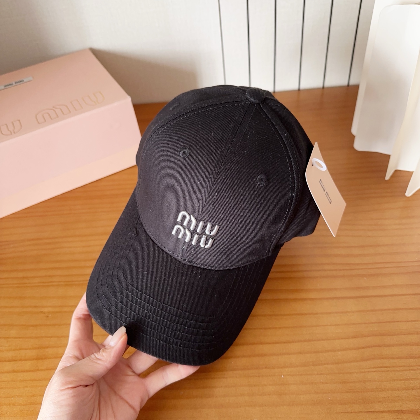 Miumiu缪缪 新款订单款刺绣棒球帽🧢大牌款超好搭配，赶紧入手！