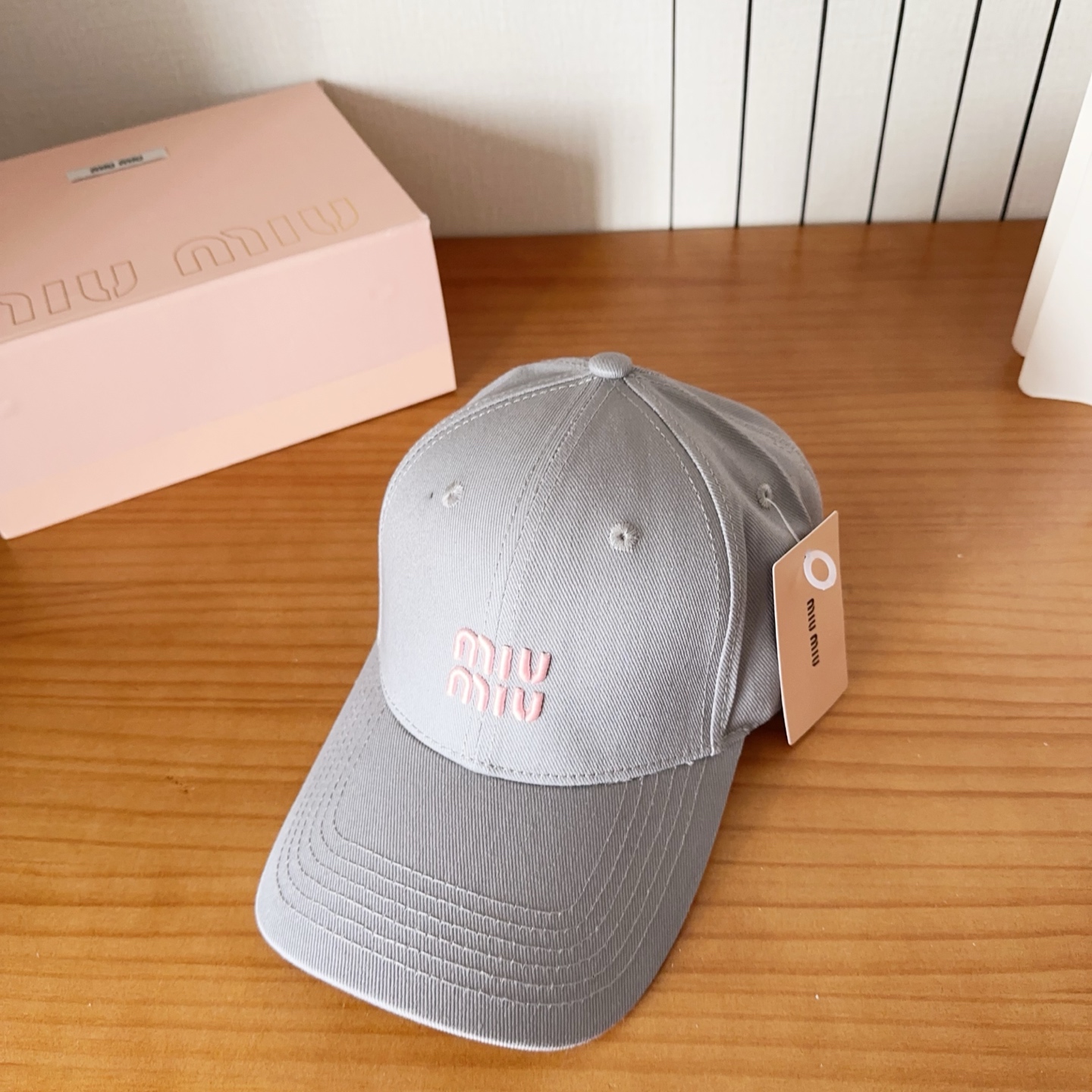 Miumiu缪缪 新款订单款刺绣棒球帽🧢大牌款超好搭配，赶紧入手！