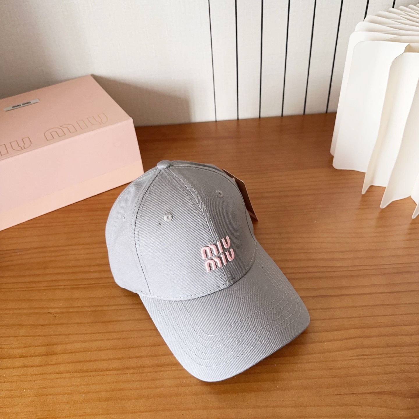 Miumiu缪缪 新款订单款刺绣棒球帽🧢大牌款超好搭配，赶紧入手！