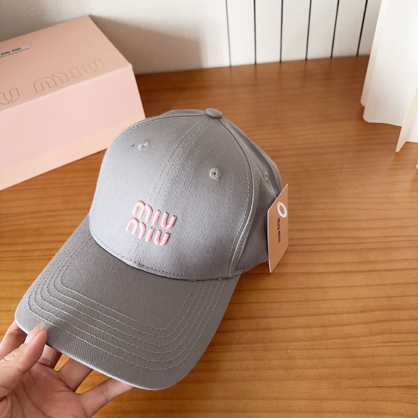 Miumiu缪缪 新款订单款刺绣棒球帽🧢大牌款超好搭配，赶紧入手！