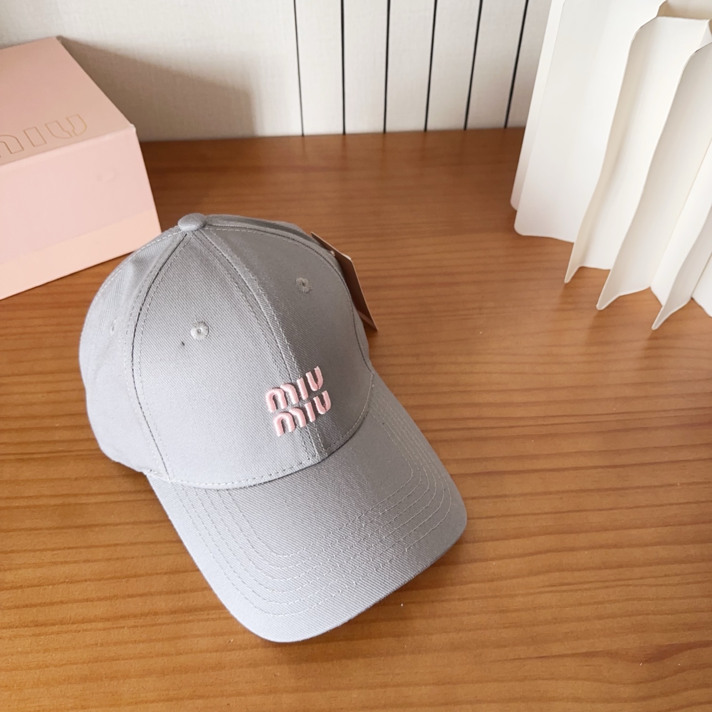 Miumiu缪缪 新款订单款刺绣棒球帽🧢大牌款超好搭配，赶紧入手！