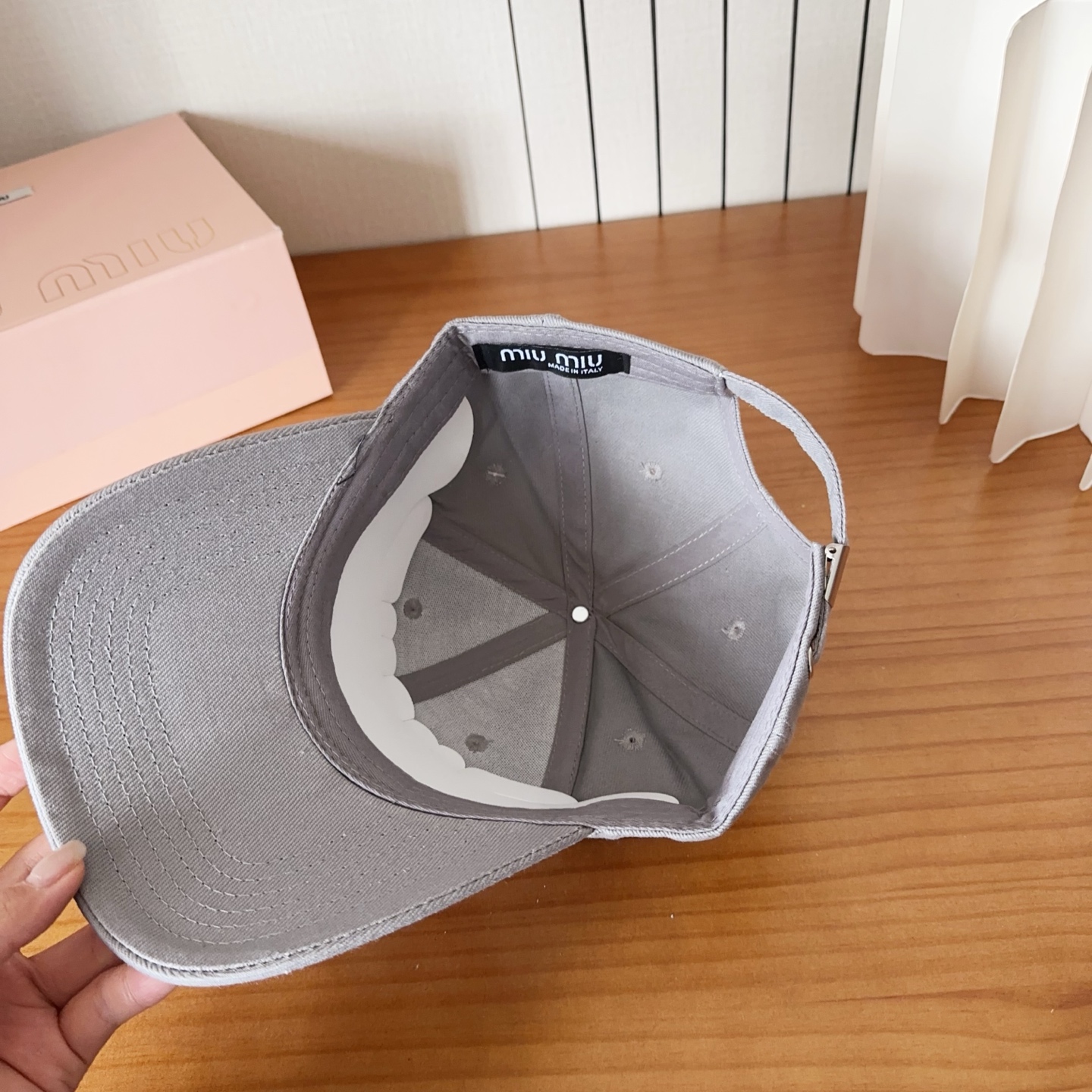 Miumiu缪缪 新款订单款刺绣棒球帽🧢大牌款超好搭配，赶紧入手！