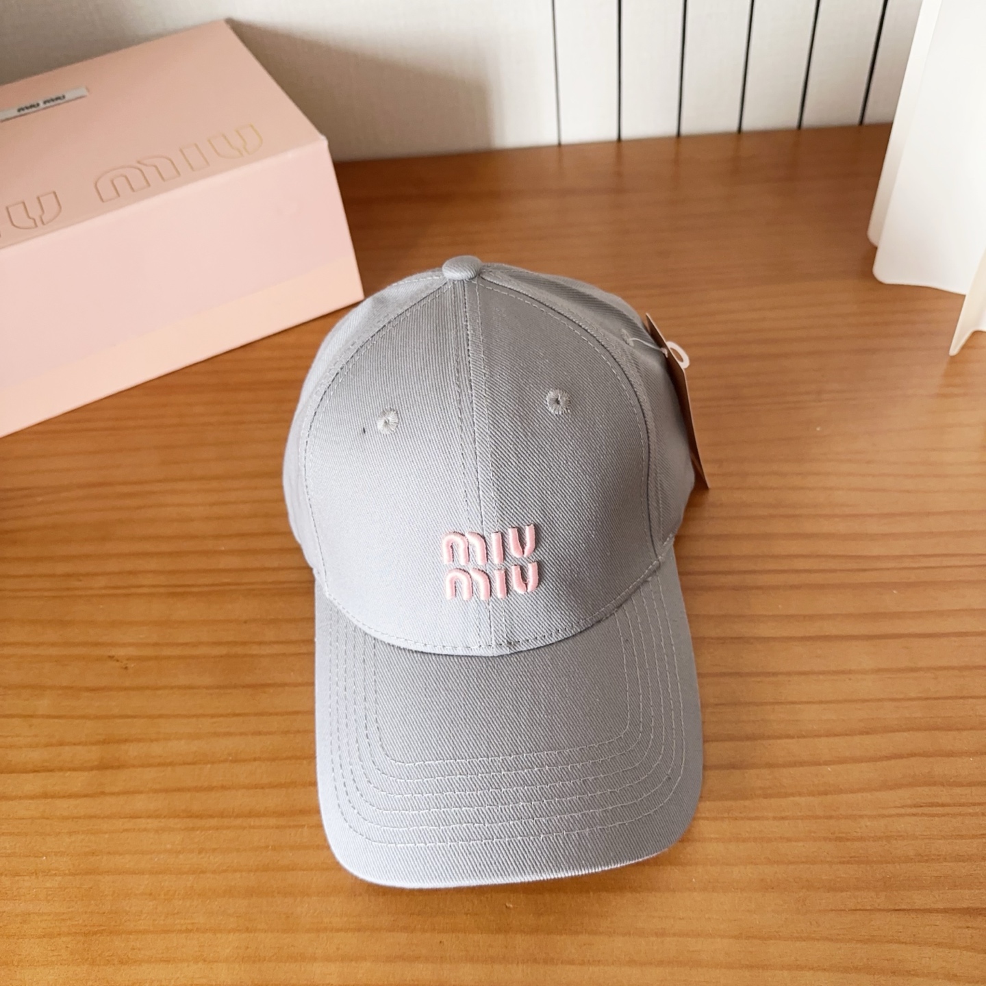 Miumiu缪缪 新款订单款刺绣棒球帽🧢大牌款超好搭配，赶紧入手！