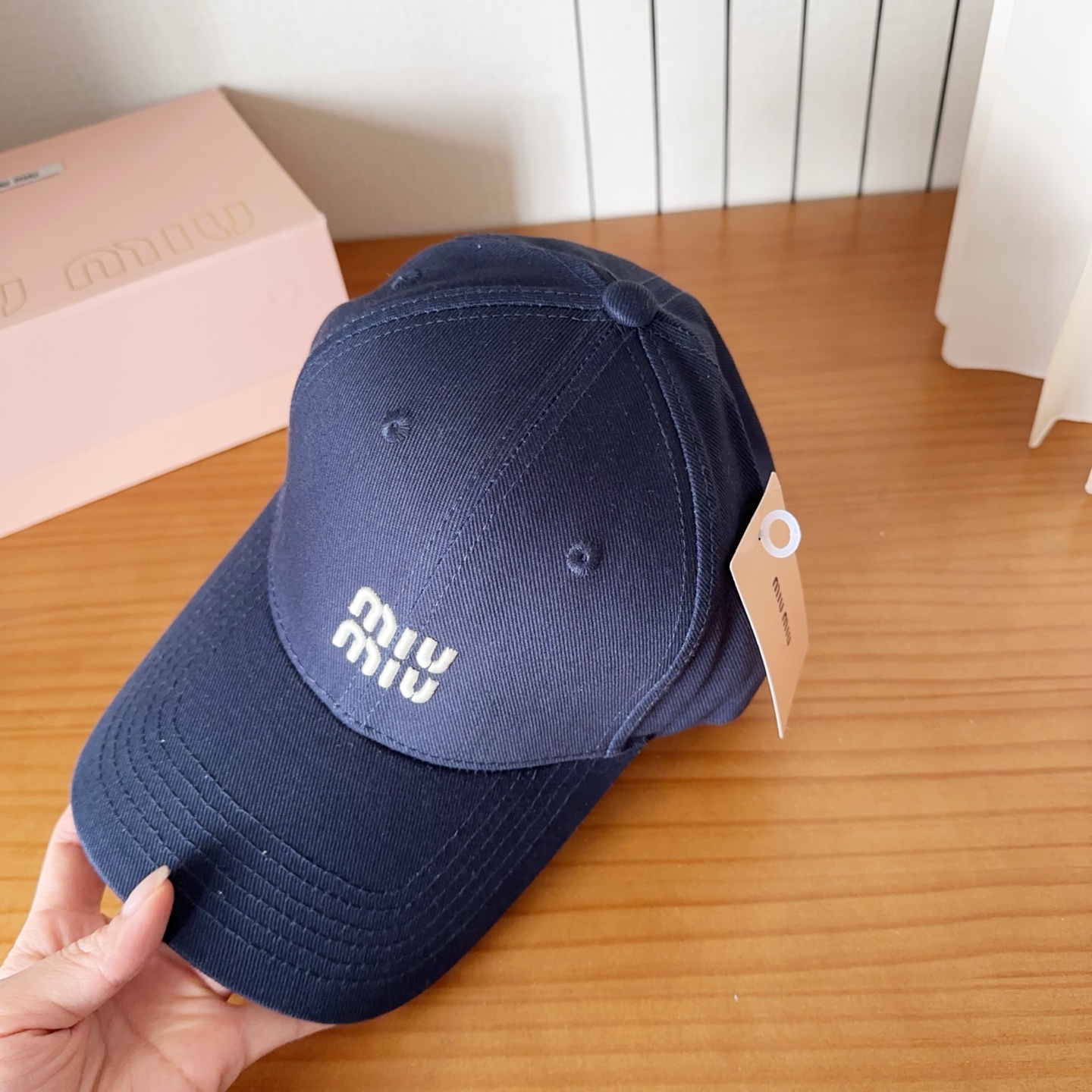 Miumiu缪缪 新款订单款刺绣棒球帽🧢大牌款超好搭配，赶紧入手！