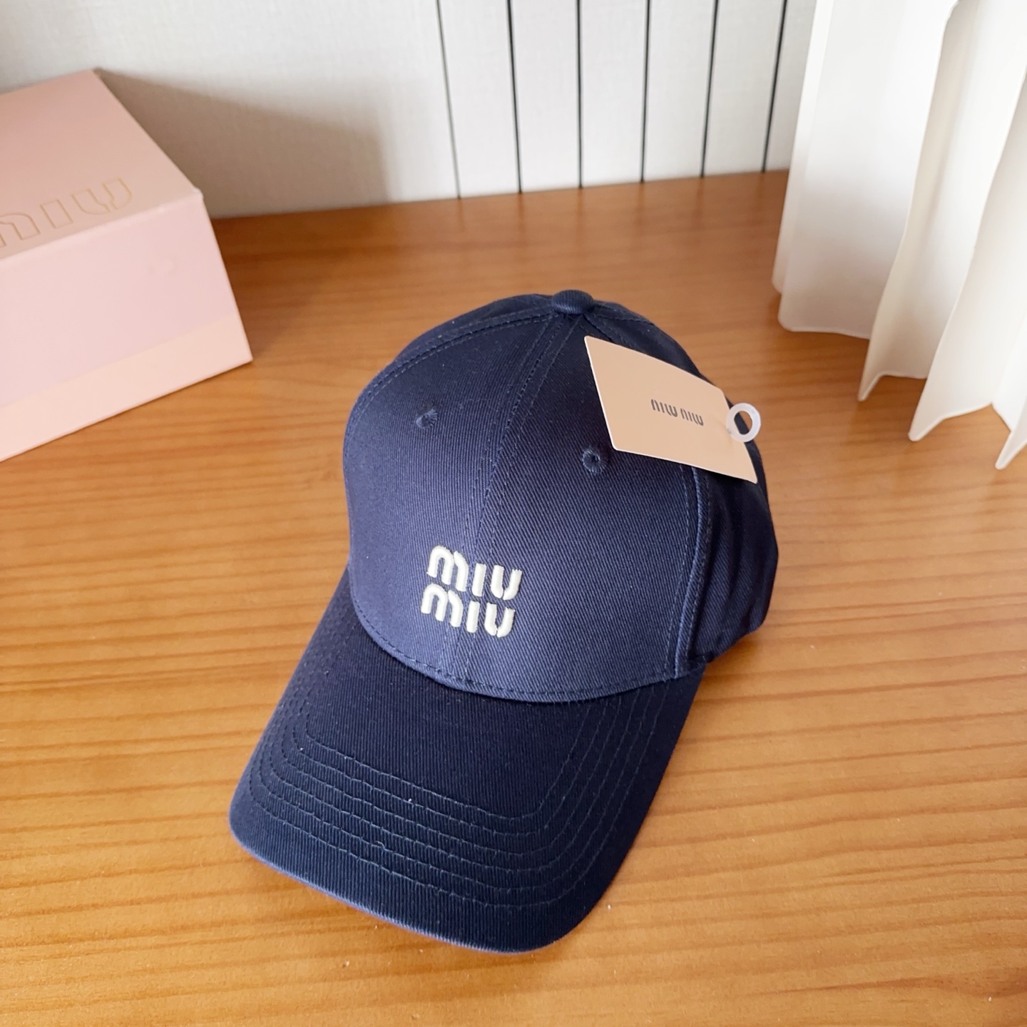 Miumiu缪缪 新款订单款刺绣棒球帽🧢大牌款超好搭配，赶紧入手！