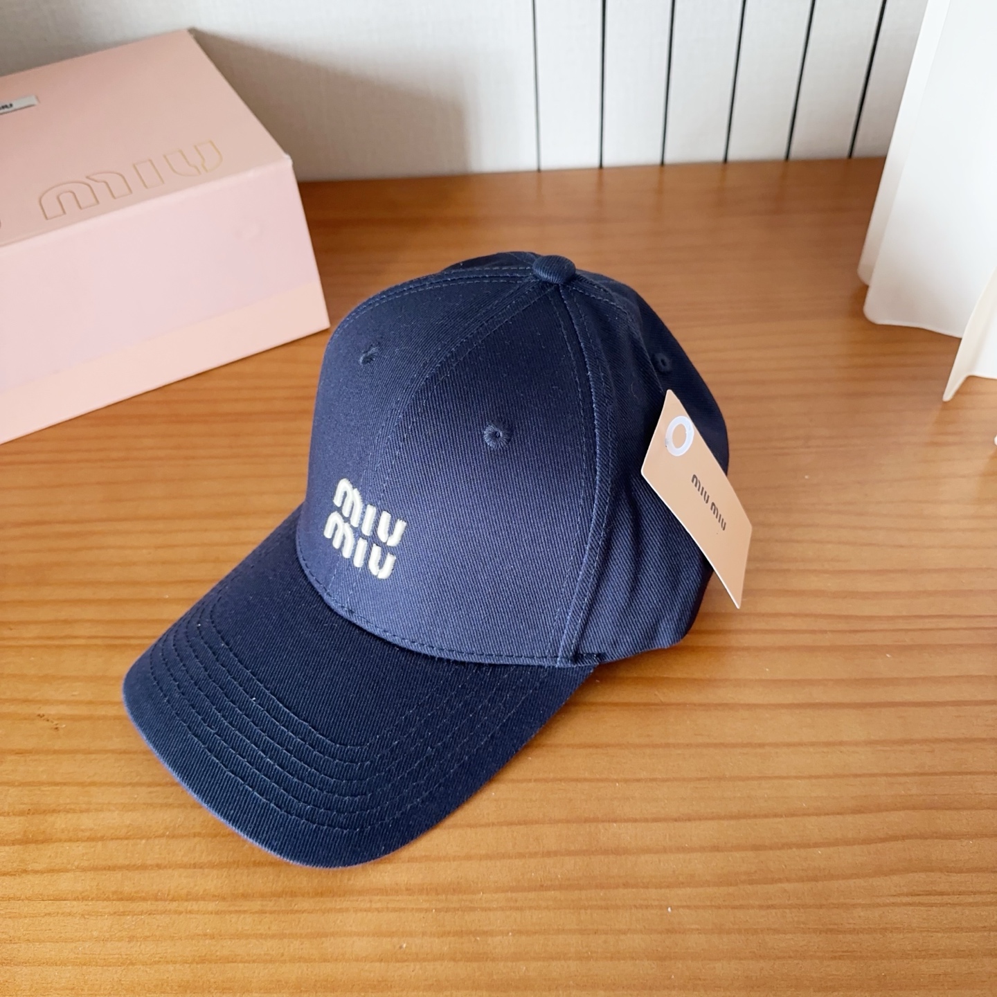 Miumiu缪缪 新款订单款刺绣棒球帽🧢大牌款超好搭配，赶紧入手！