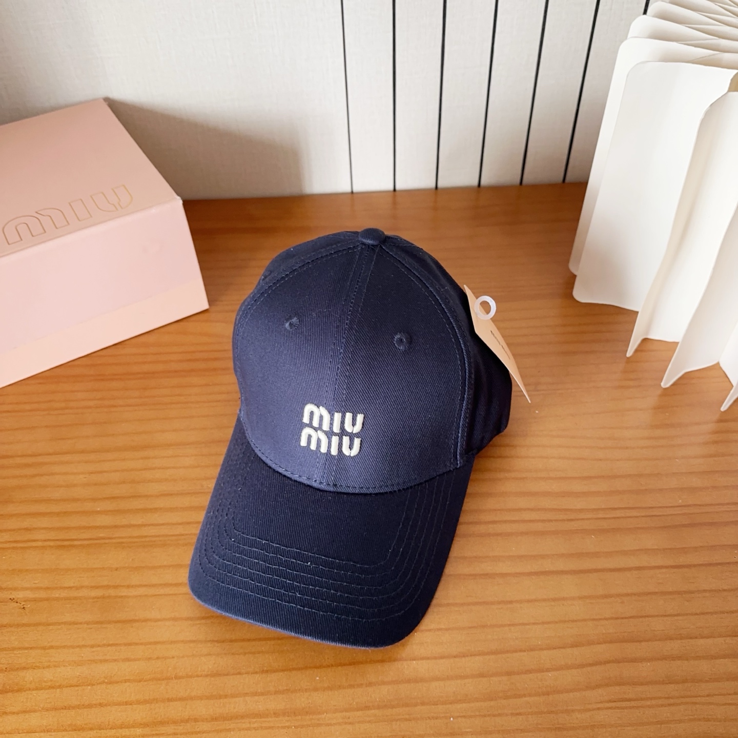 Miumiu缪缪 新款订单款刺绣棒球帽🧢大牌款超好搭配，赶紧入手！