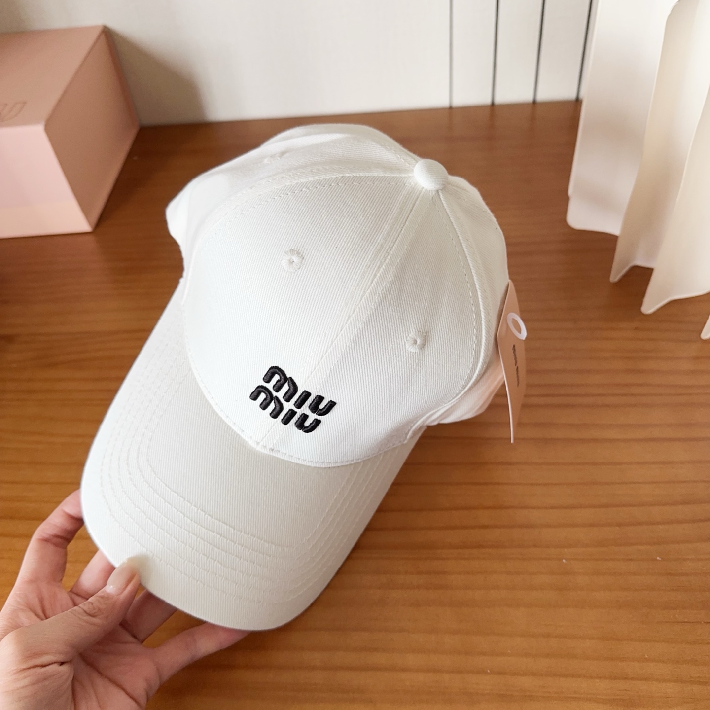 Miumiu缪缪 新款订单款刺绣棒球帽🧢大牌款超好搭配，赶紧入手！