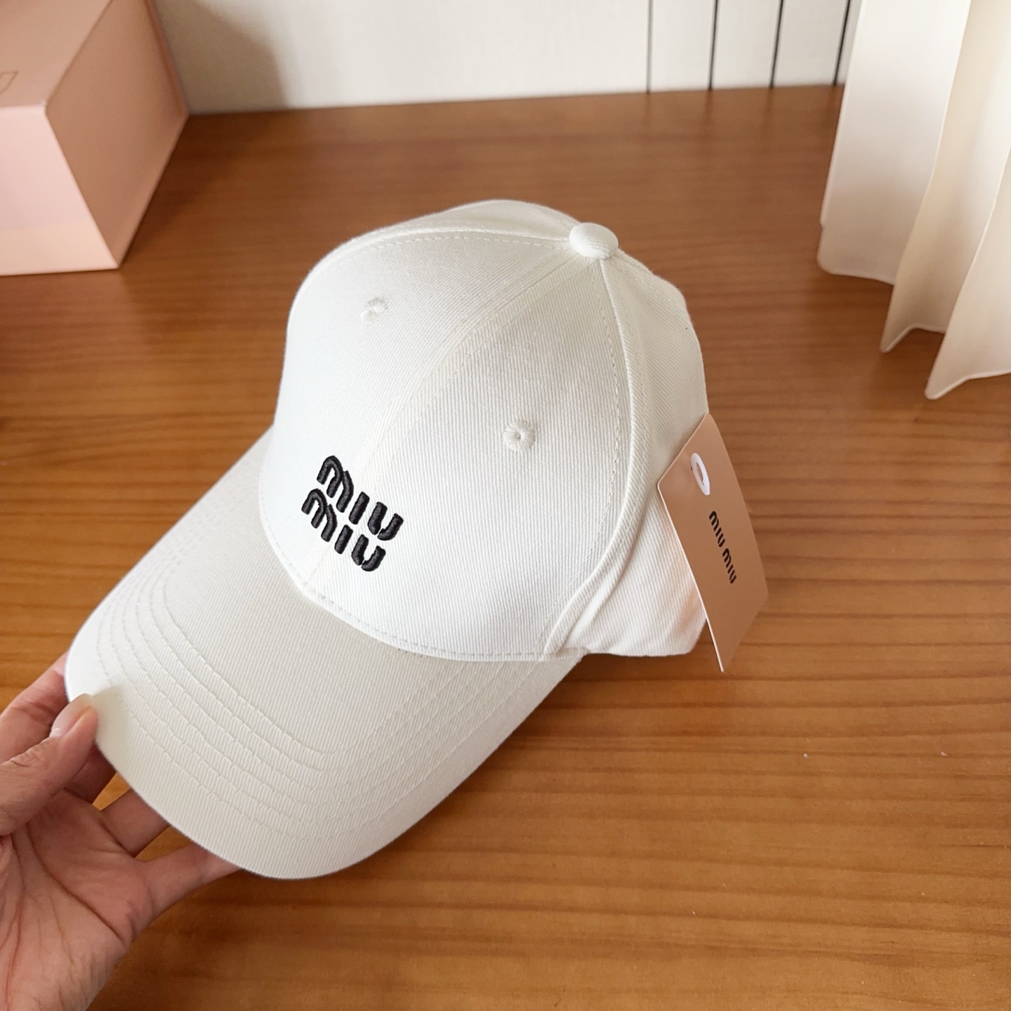 Miumiu缪缪 新款订单款刺绣棒球帽🧢大牌款超好搭配，赶紧入手！