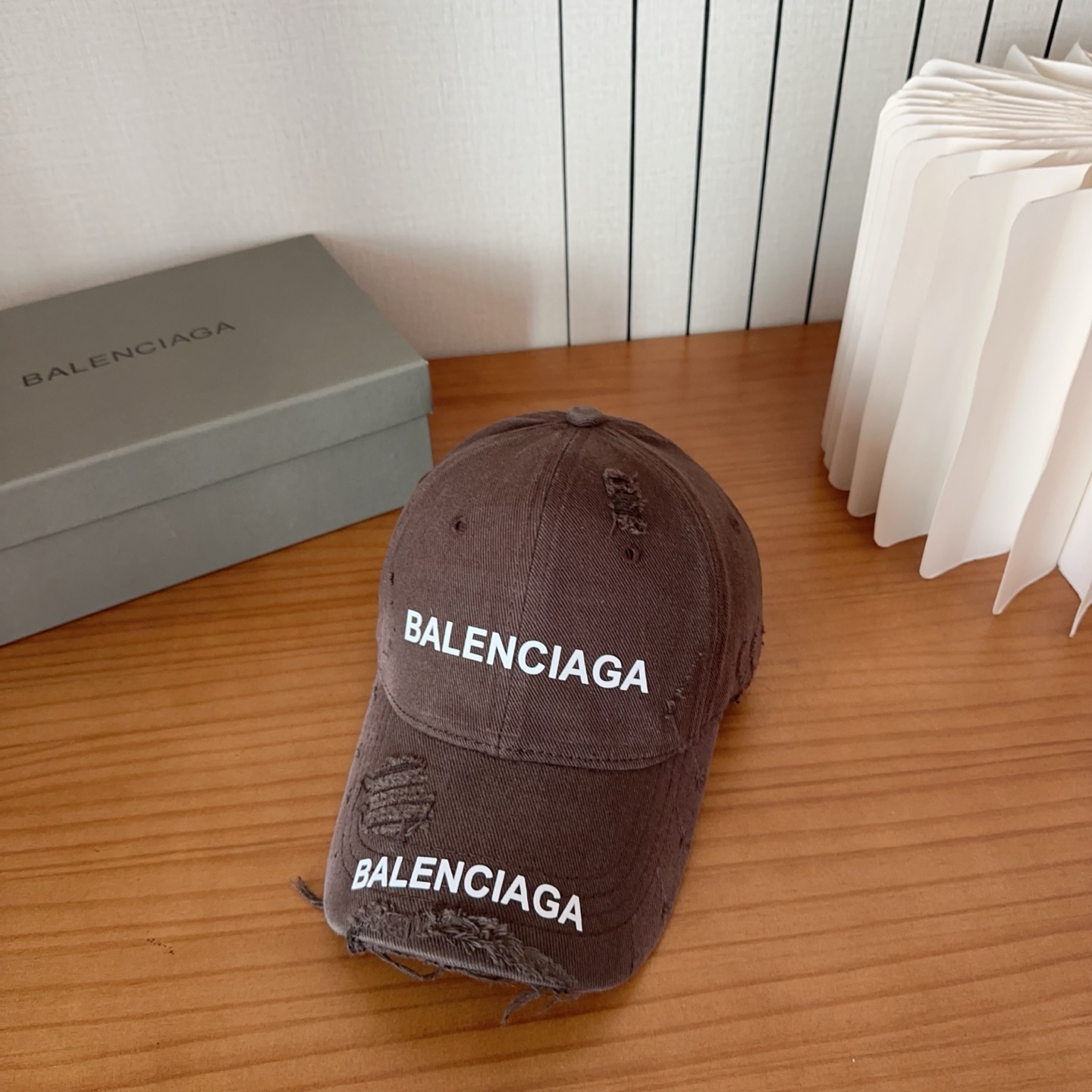 遮阳防晒神器｜新款遮阳巴黎世*棒球帽，经典的潮酷风，太 nice👍😍好看的不要不要的😉巨防嗮❗️巨百搭 