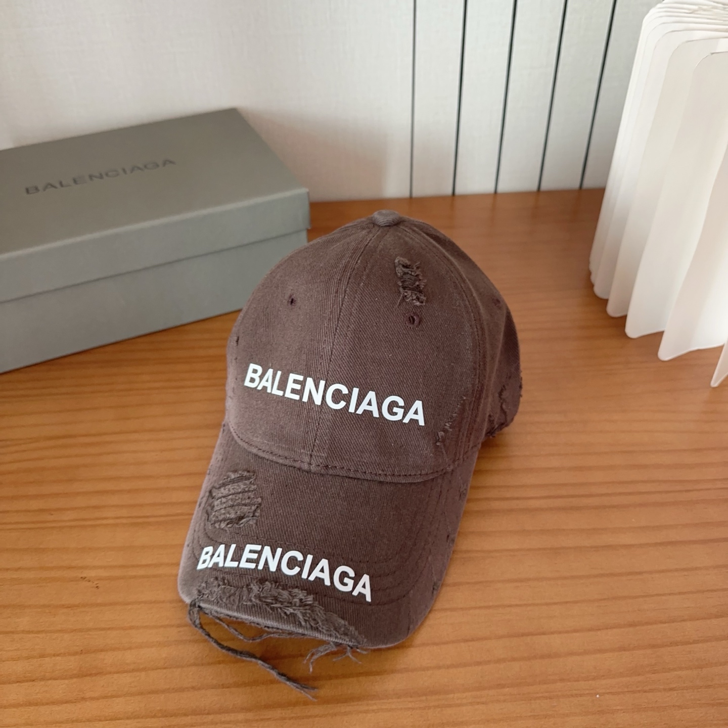 遮阳防晒神器｜新款遮阳巴黎世*棒球帽，经典的潮酷风，太 nice👍😍好看的不要不要的😉巨防嗮❗️巨百搭 