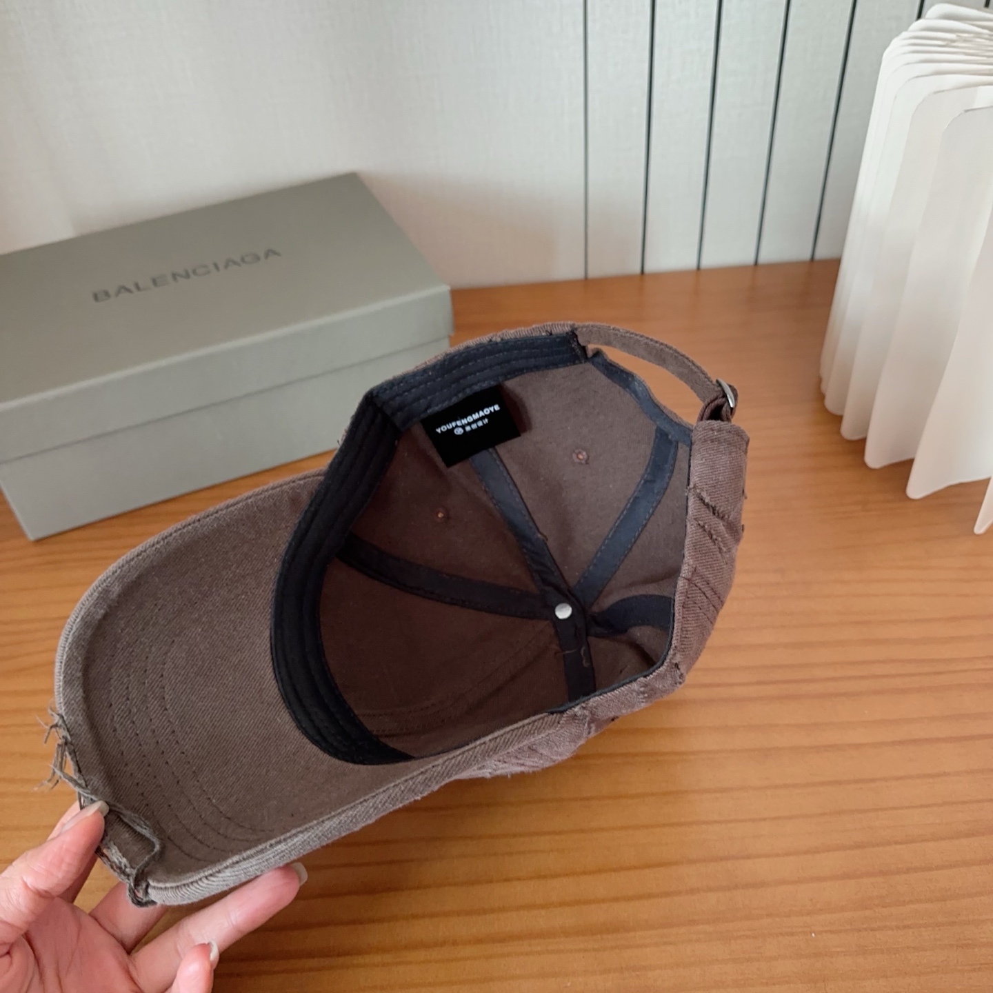 遮阳防晒神器｜新款遮阳巴黎世*棒球帽，经典的潮酷风，太 nice👍😍好看的不要不要的😉巨防嗮❗️巨百搭 