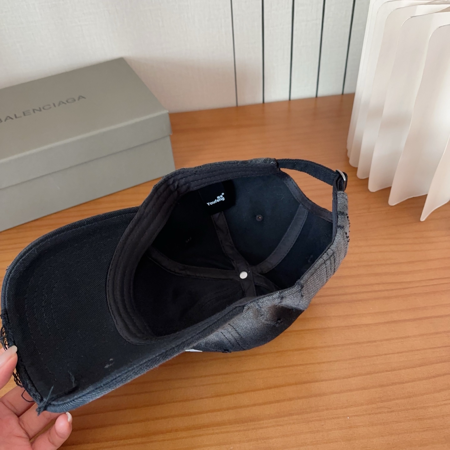 遮阳防晒神器｜新款遮阳巴黎世*棒球帽，经典的潮酷风，太 nice👍😍好看的不要不要的😉巨防嗮❗️巨百搭 