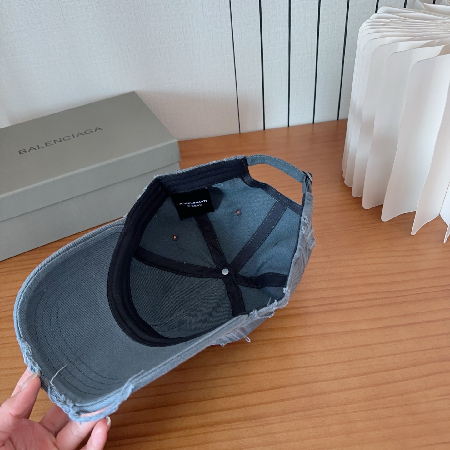 遮阳防晒神器｜新款遮阳巴黎世*棒球帽，经典的潮酷风，太 nice👍😍好看的不要不要的😉巨防嗮❗️巨百搭 