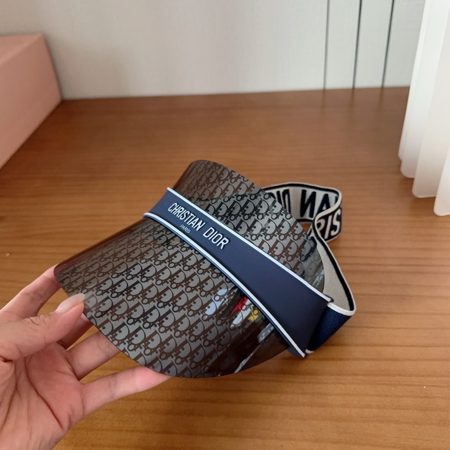 𝐷𝑖𝑜𝑟 老花 时尚很拉风哦！ 空顶遮阳帽✨ 真的太喜欢