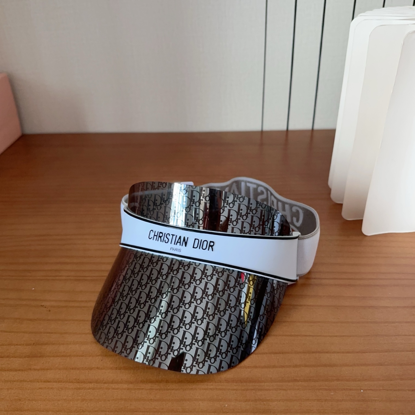 𝐷𝑖𝑜𝑟 老花 时尚很拉风哦！ 空顶遮阳帽✨ 真的太喜欢