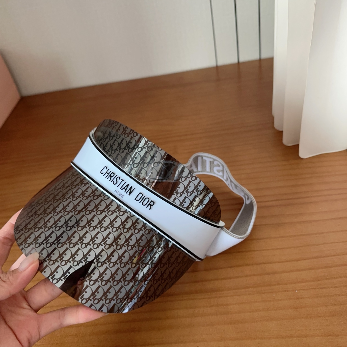 𝐷𝑖𝑜𝑟 老花 时尚很拉风哦！ 空顶遮阳帽✨ 真的太喜欢