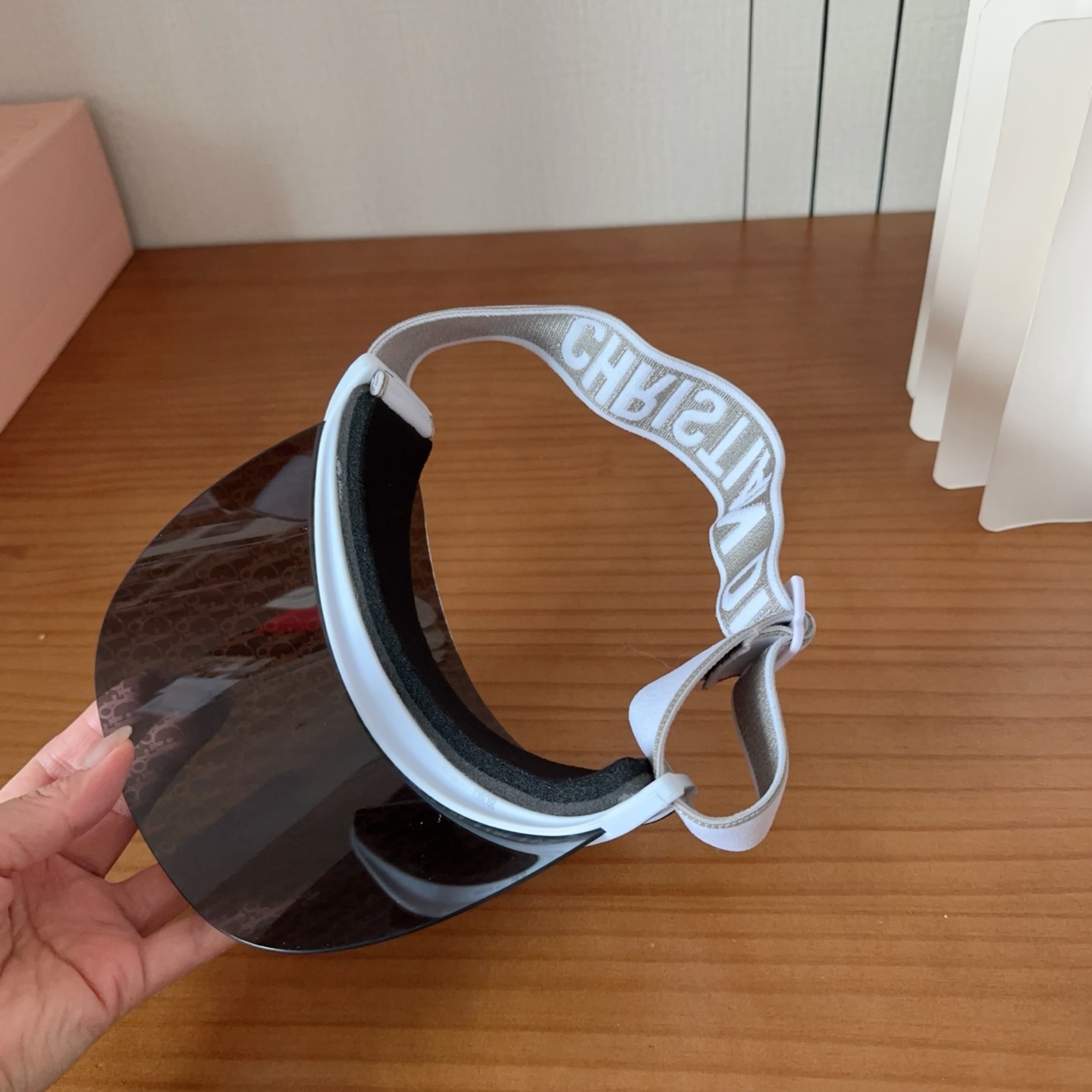 𝐷𝑖𝑜𝑟 老花 时尚很拉风哦！ 空顶遮阳帽✨ 真的太喜欢