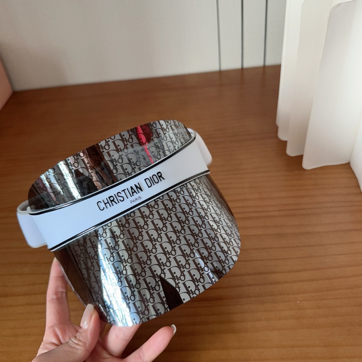 𝐷𝑖𝑜𝑟 老花 时尚很拉风哦！ 空顶遮阳帽✨ 真的太喜欢