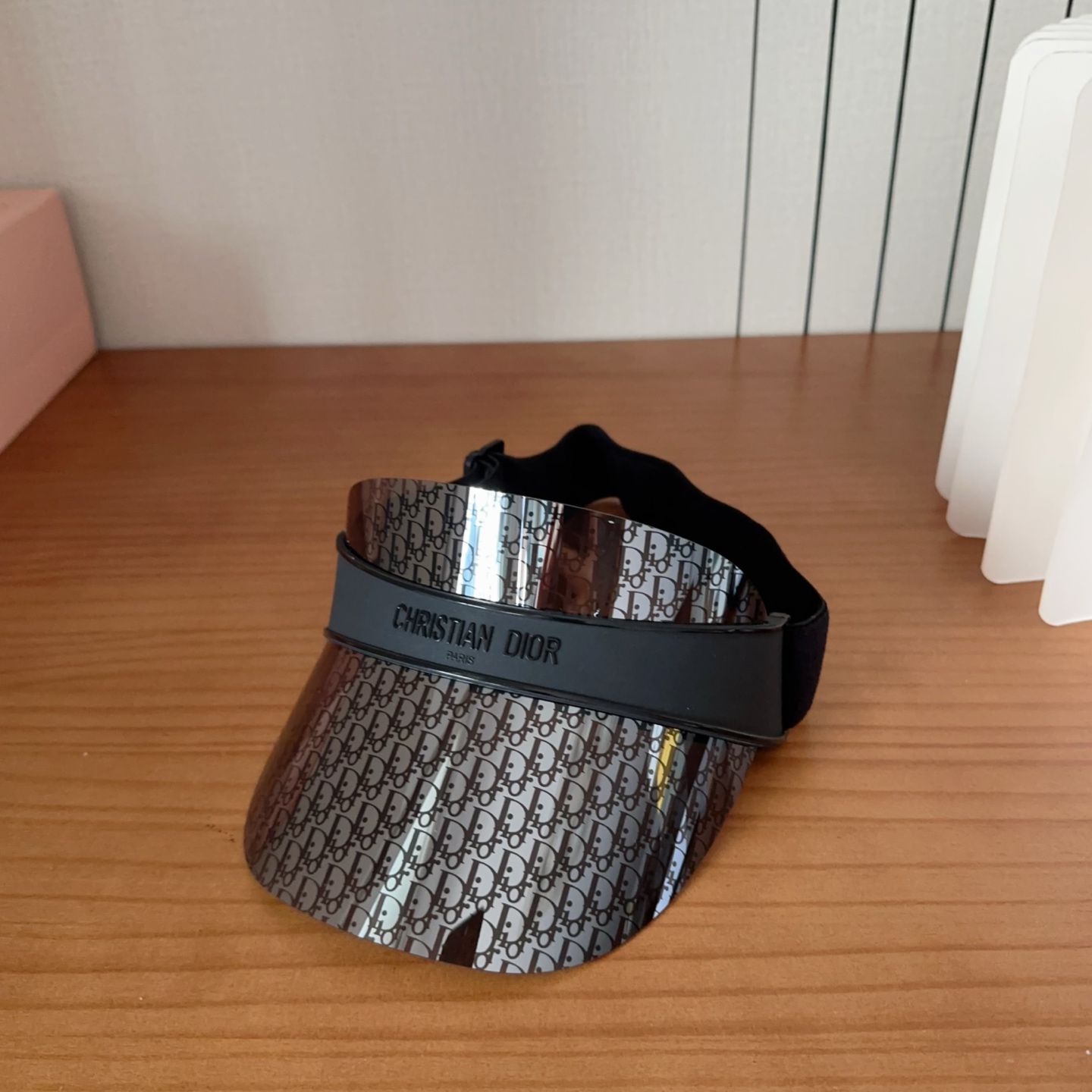 𝐷𝑖𝑜𝑟 老花 时尚很拉风哦！ 空顶遮阳帽✨ 真的太喜欢