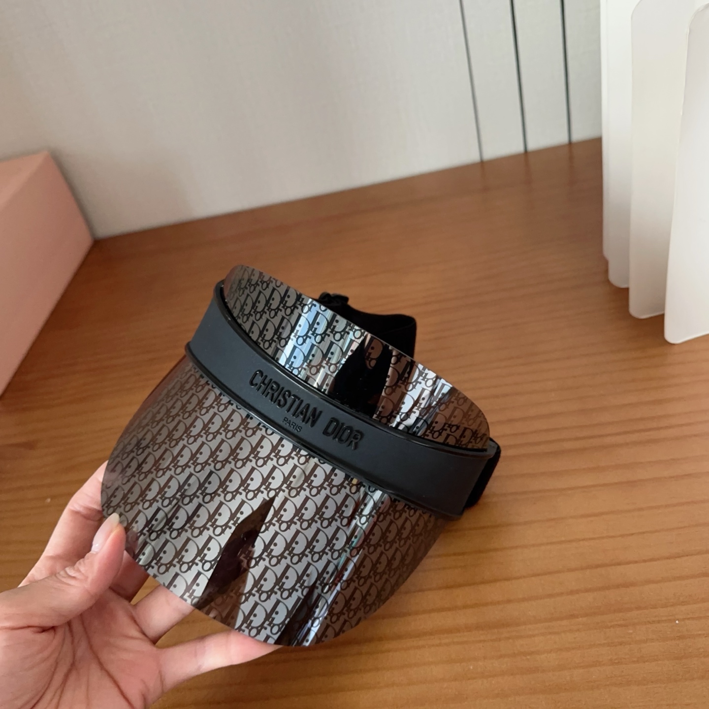 𝐷𝑖𝑜𝑟 老花 时尚很拉风哦！ 空顶遮阳帽✨ 真的太喜欢