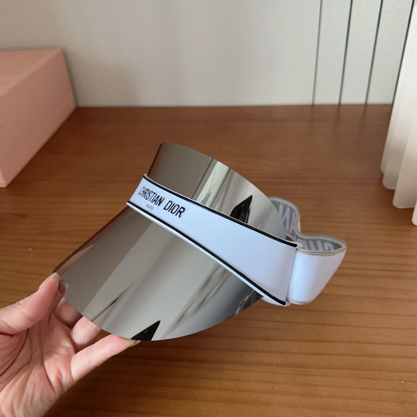 𝐷𝑖𝑜𝑟 时尚很拉风哦！ 空顶遮阳帽✨ 真的太喜欢