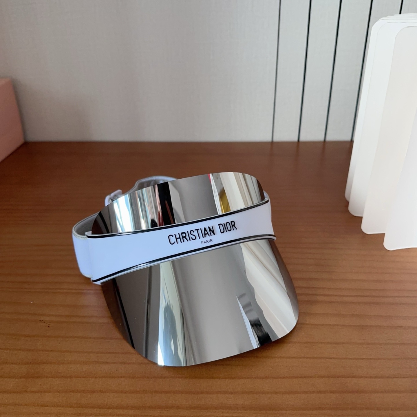 𝐷𝑖𝑜𝑟 时尚很拉风哦！ 空顶遮阳帽✨ 真的太喜欢