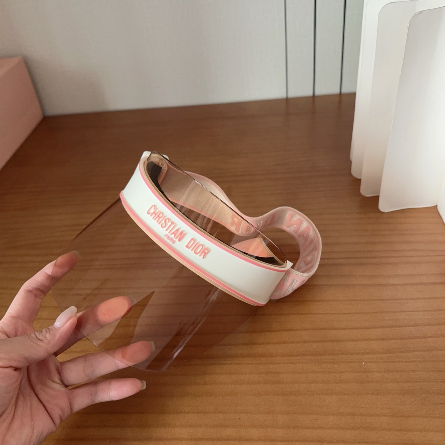 𝐷𝑖𝑜𝑟 时尚很拉风哦！ 空顶遮阳帽✨ 真的太喜欢