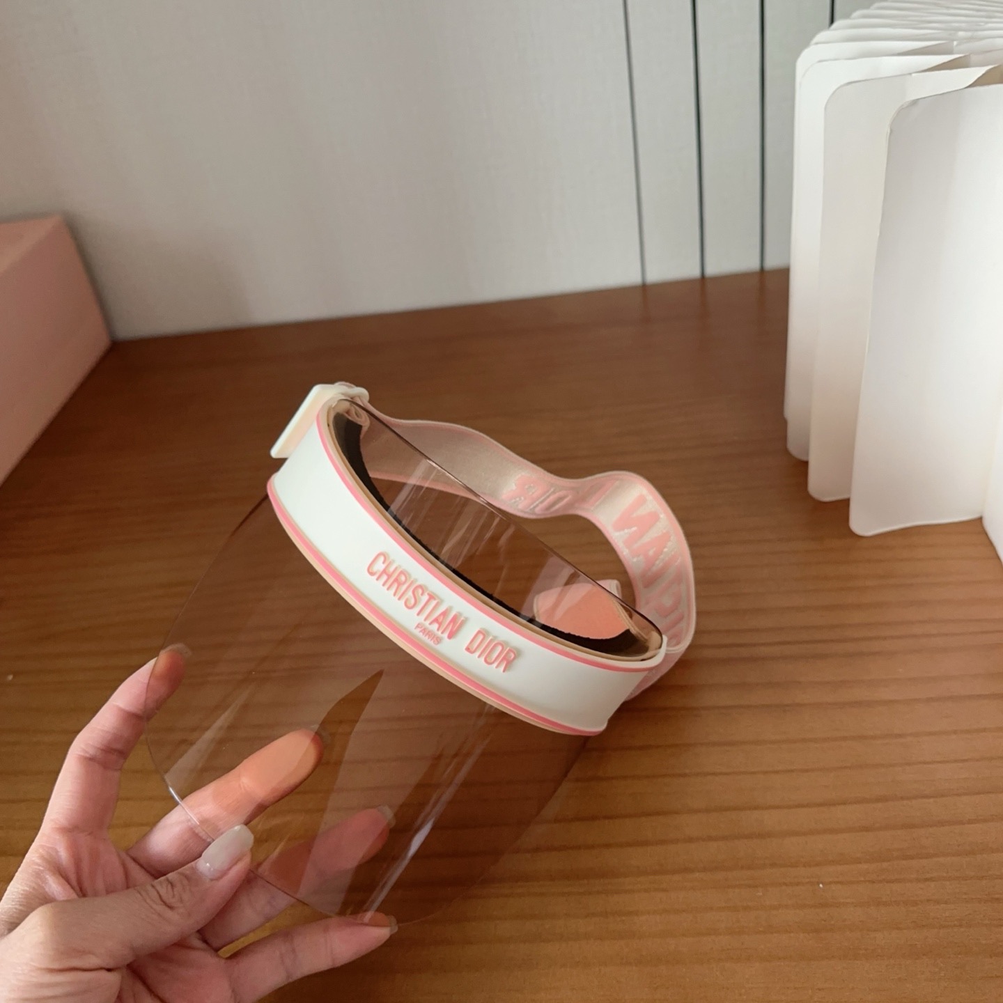 𝐷𝑖𝑜𝑟 时尚很拉风哦！ 空顶遮阳帽✨ 真的太喜欢