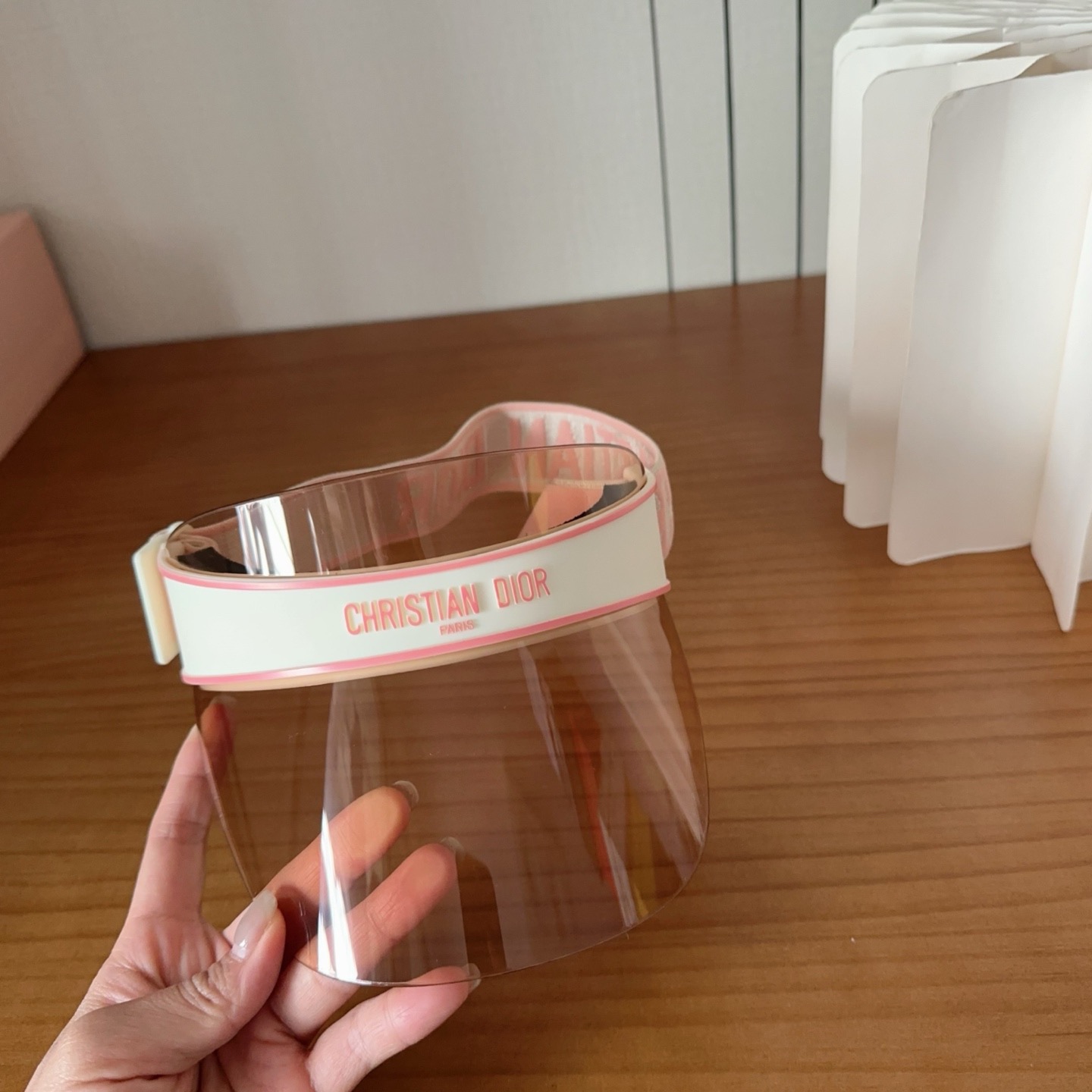 𝐷𝑖𝑜𝑟 时尚很拉风哦！ 空顶遮阳帽✨ 真的太喜欢