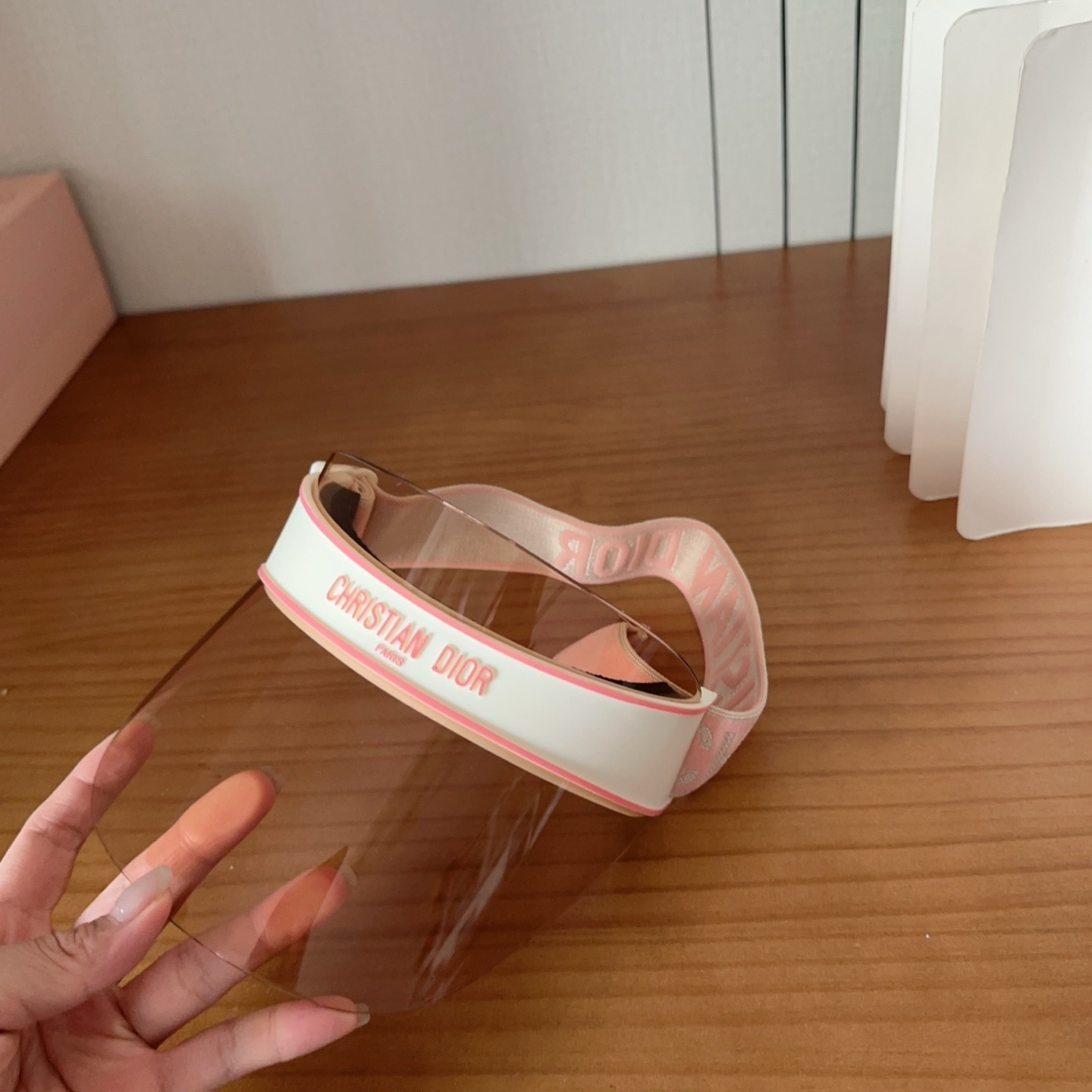 𝐷𝑖𝑜𝑟 时尚很拉风哦！ 空顶遮阳帽✨ 真的太喜欢