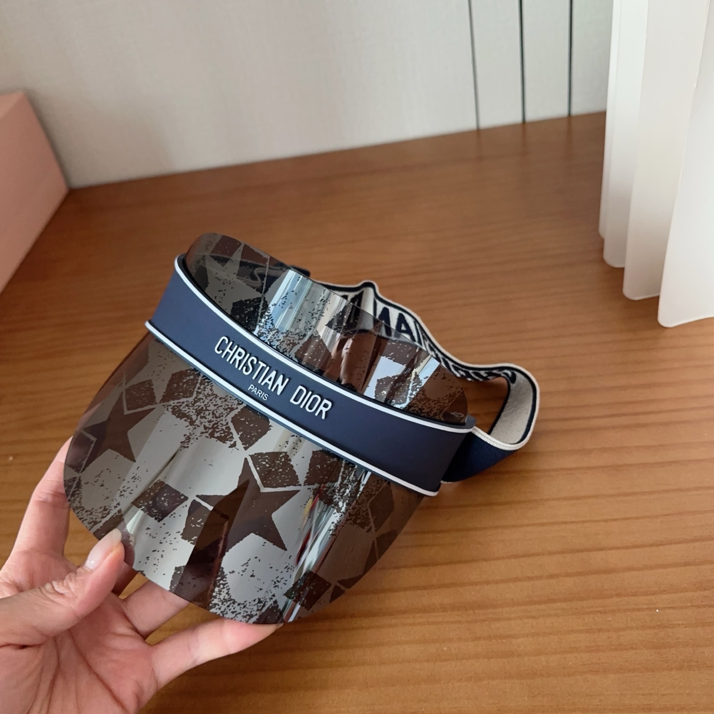 𝐷𝑖𝑜𝑟 星星老花 时尚很拉风哦！ 空顶遮阳帽✨ 真的太喜欢