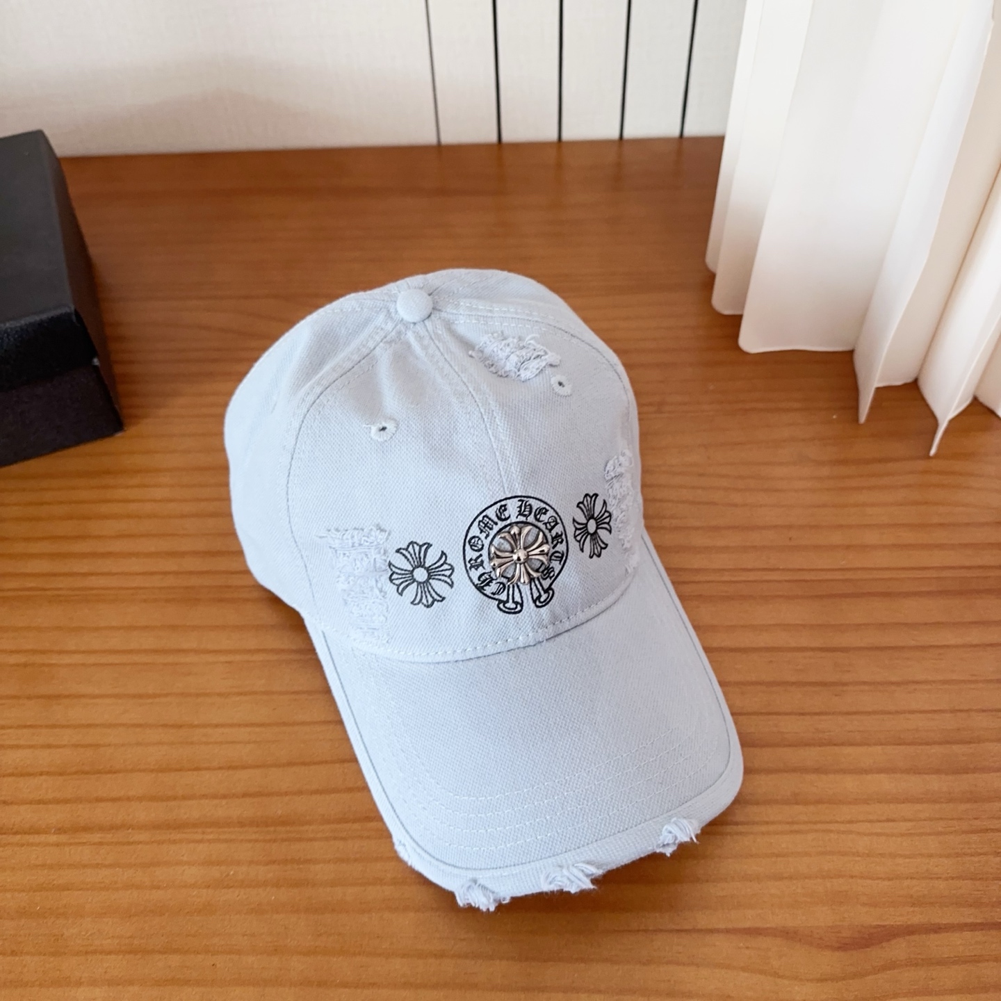 Chrome Hearts 克罗心💓早春韩版时尚复古做旧破洞帽子磨损设计百搭棒球帽鸭舌帽