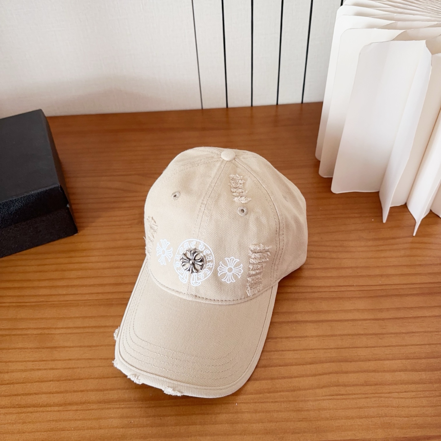 Chrome Hearts 克罗心💓早春韩版时尚复古做旧破洞帽子磨损设计百搭棒球帽鸭舌帽