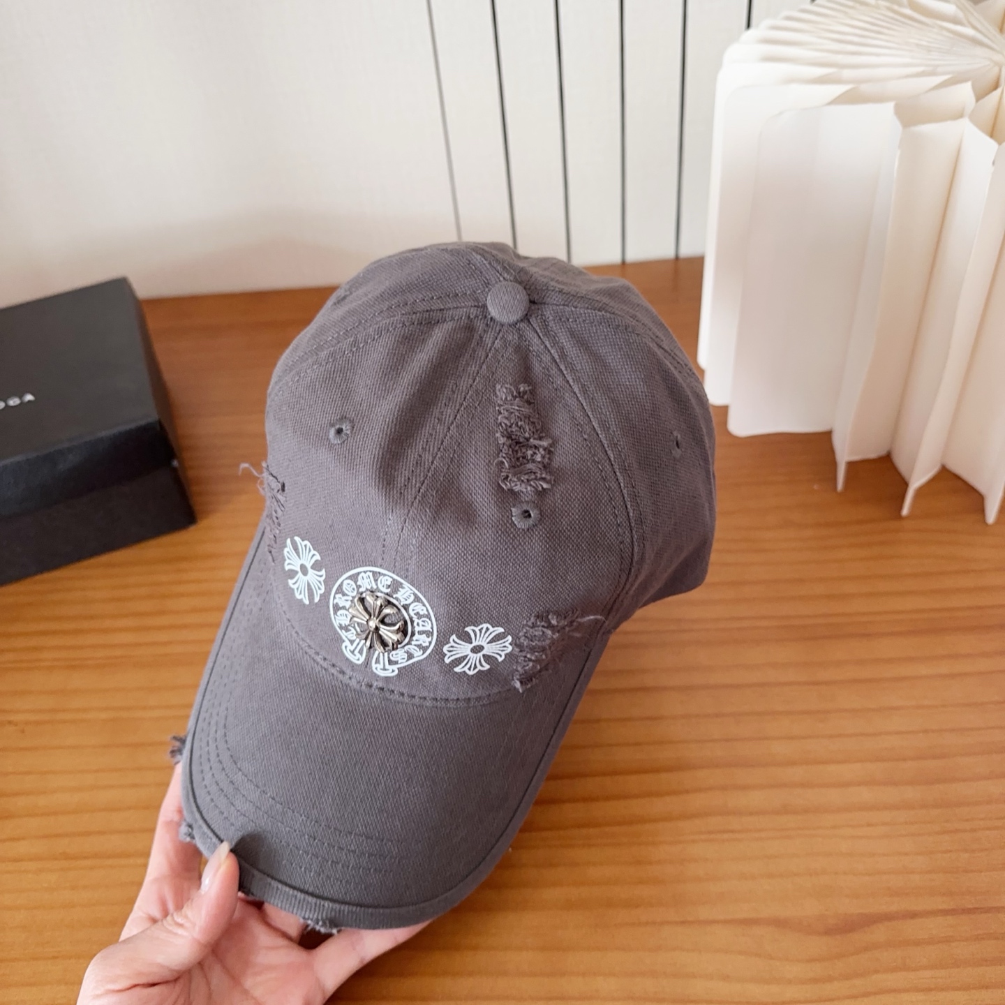 Chrome Hearts 克罗心💓早春韩版时尚复古做旧破洞帽子磨损设计百搭棒球帽鸭舌帽