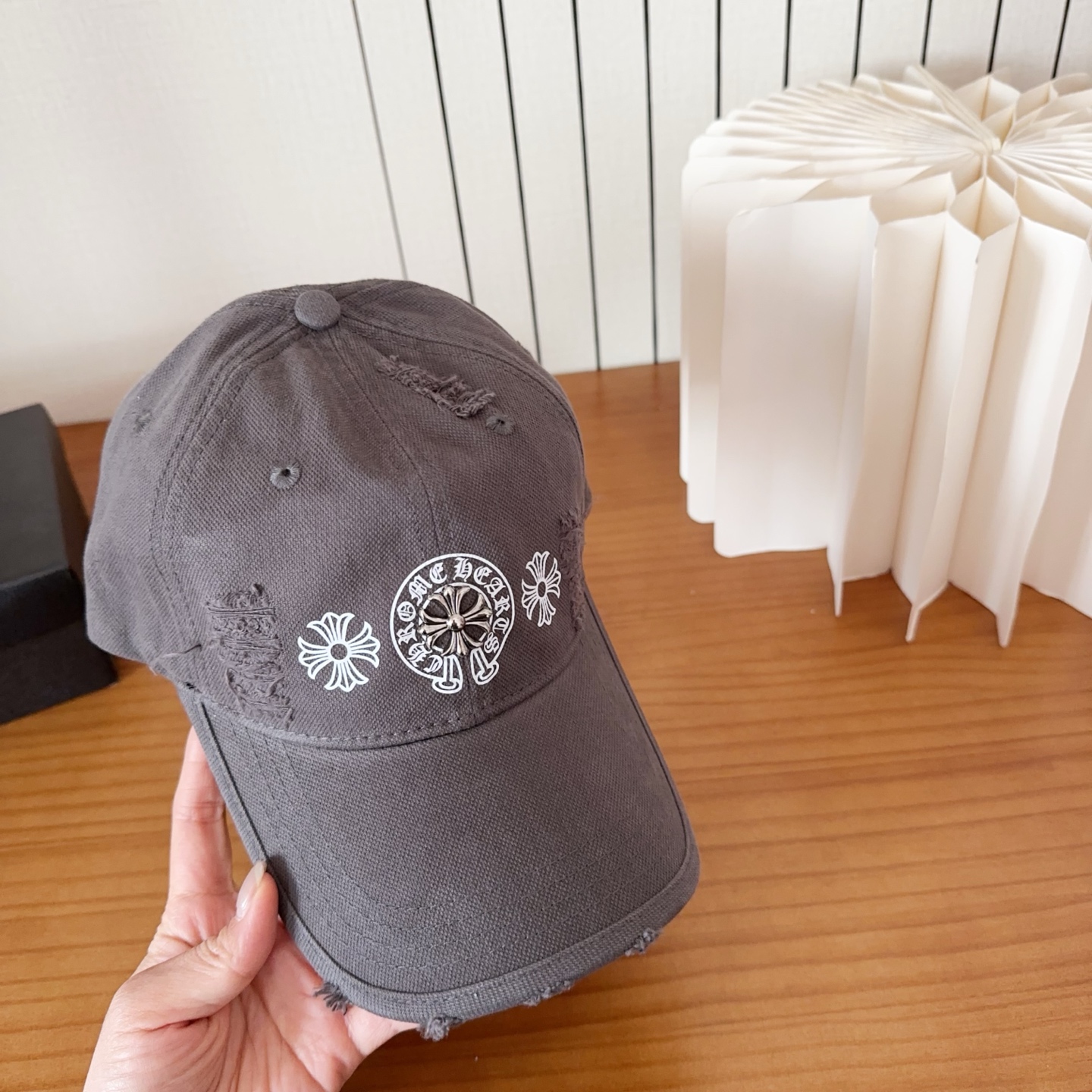 Chrome Hearts 克罗心💓早春韩版时尚复古做旧破洞帽子磨损设计百搭棒球帽鸭舌帽