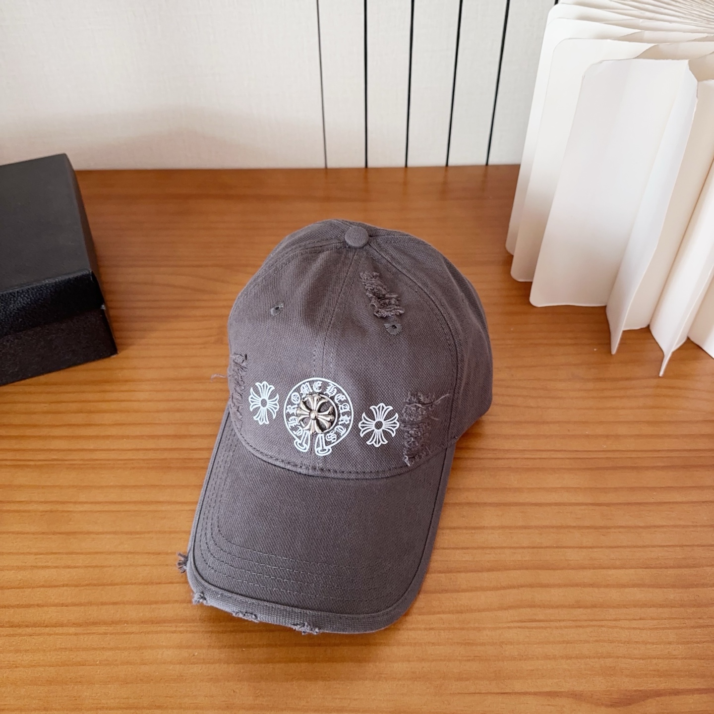 Chrome Hearts 克罗心💓早春韩版时尚复古做旧破洞帽子磨损设计百搭棒球帽鸭舌帽