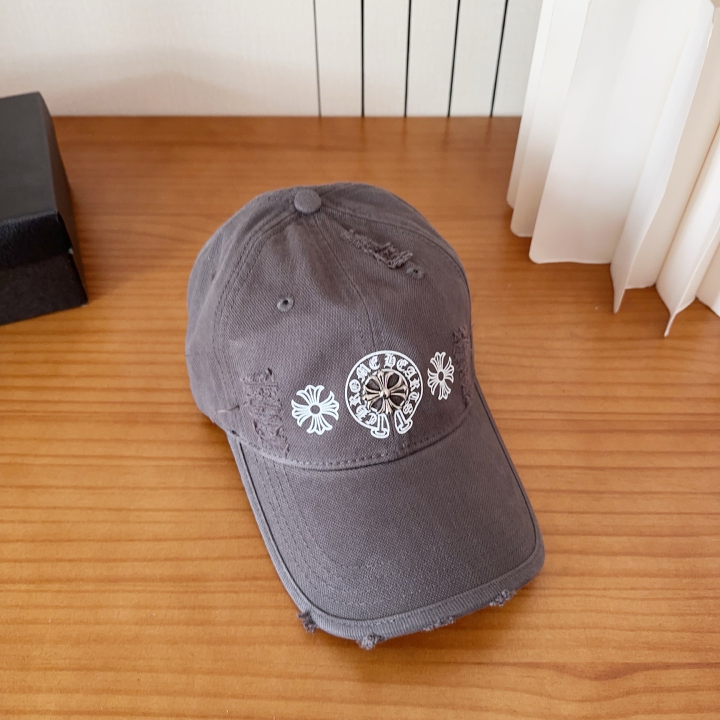 Chrome Hearts 克罗心💓早春韩版时尚复古做旧破洞帽子磨损设计百搭棒球帽鸭舌帽