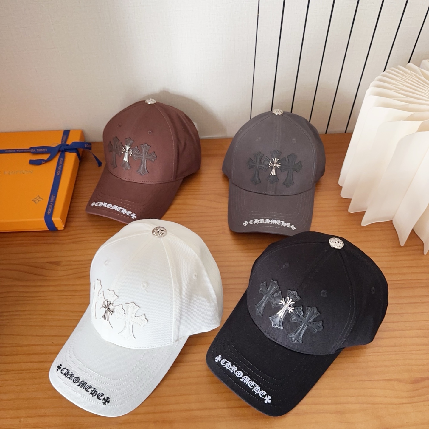 Chrome Hearts 克罗心💓早春韩版时尚复古做旧破洞帽子磨损设计百搭棒球帽鸭舌帽